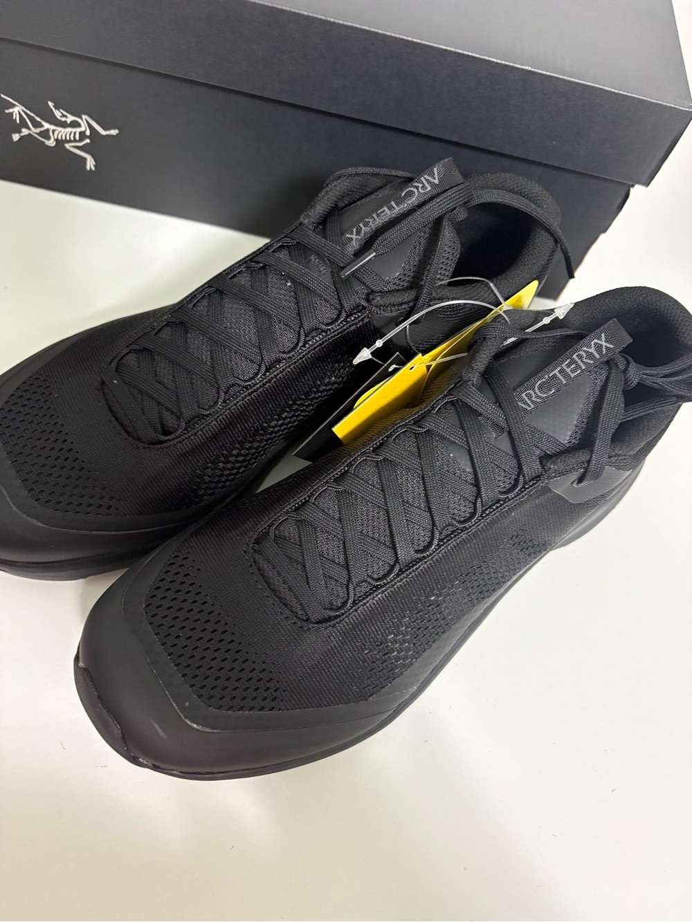 Arc'teryx Men's Aerios Aura Black Running Shoes size 8.5